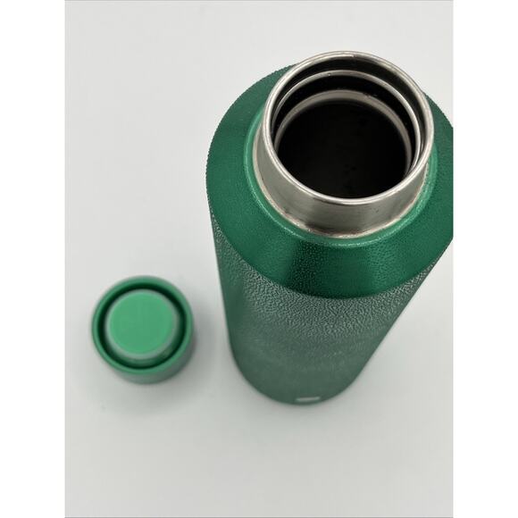 Starbucks Green Textured 20 Oz Vacuum Insulated Water Bottle Used Once - Picture 4 of 7
